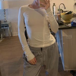 LULULEMON LONG SLEEVE SIZE 6